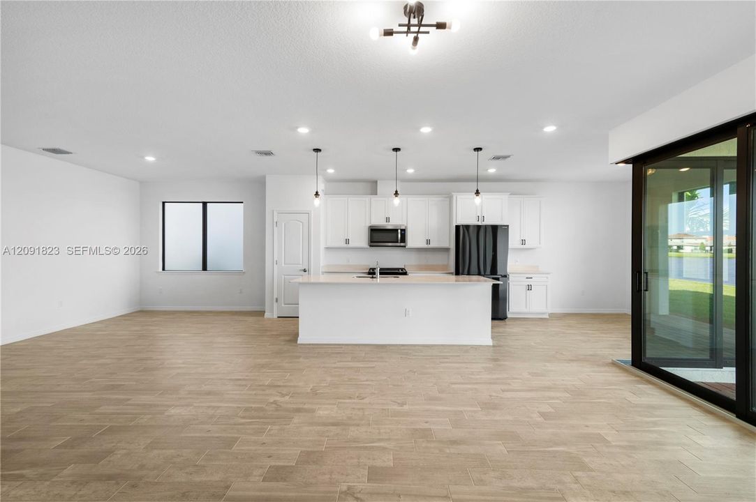 For Rent: $4,700 (3 beds, 2 baths, 2094 Square Feet)