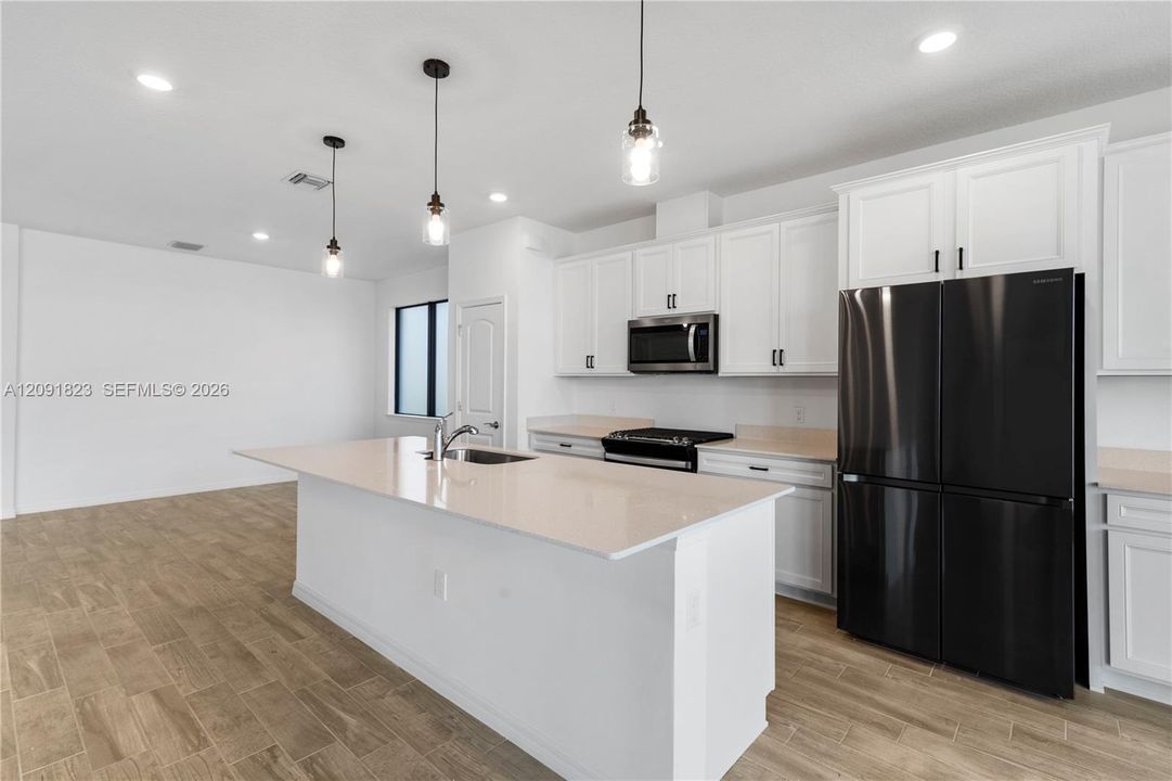 For Rent: $4,700 (3 beds, 2 baths, 2094 Square Feet)