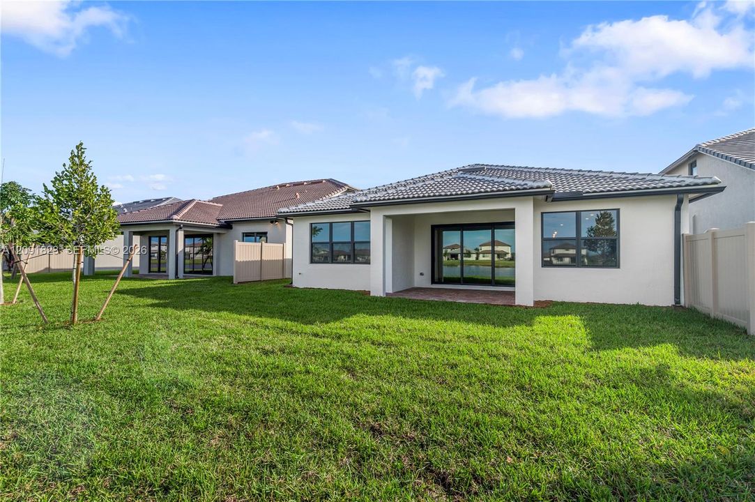 For Rent: $4,700 (3 beds, 2 baths, 2094 Square Feet)