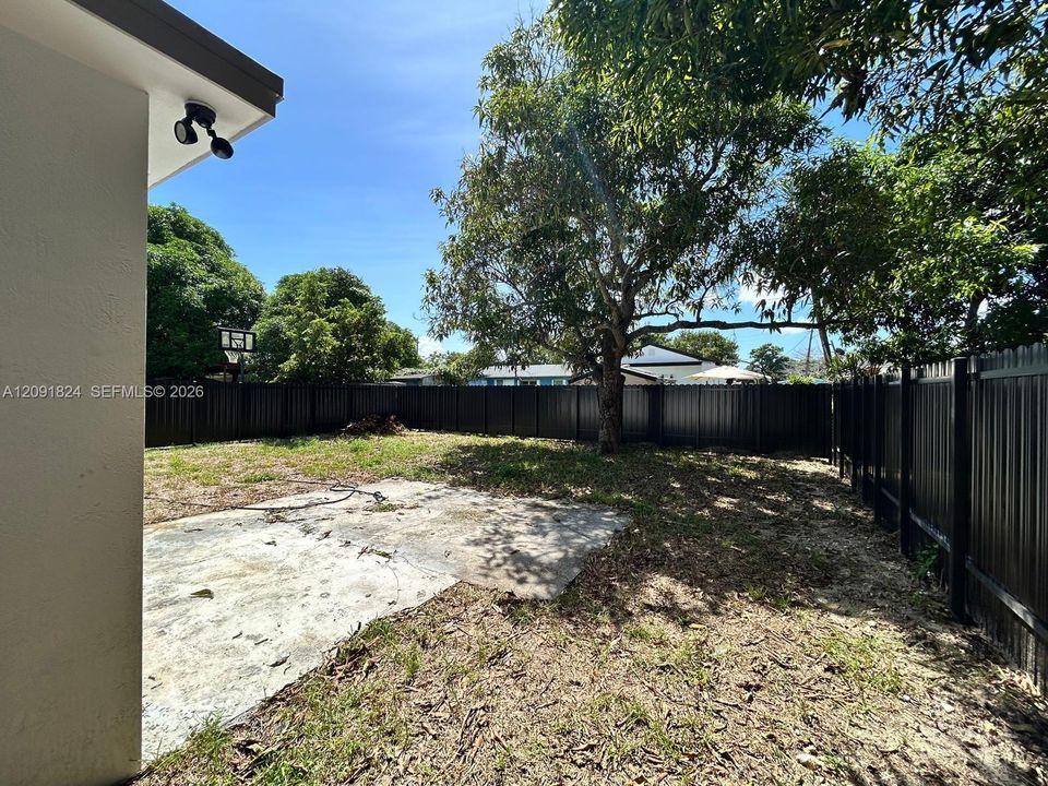 For Sale: $635,000 (4 beds, 2 baths, 1444 Square Feet)