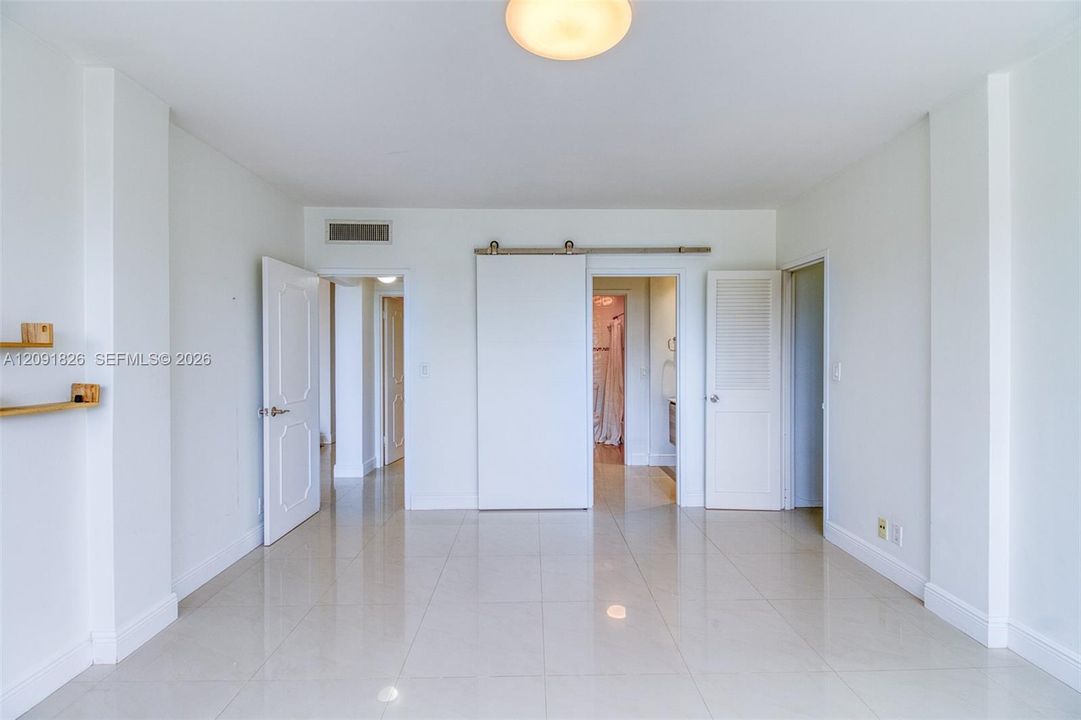 В аренду: $3,000 (1 спален, 1 ванн, 1125 Квадратных фут)