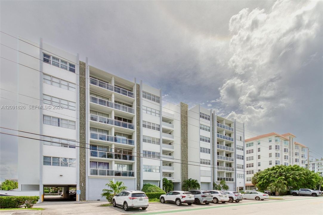 В аренду: $3,000 (1 спален, 1 ванн, 1125 Квадратных фут)