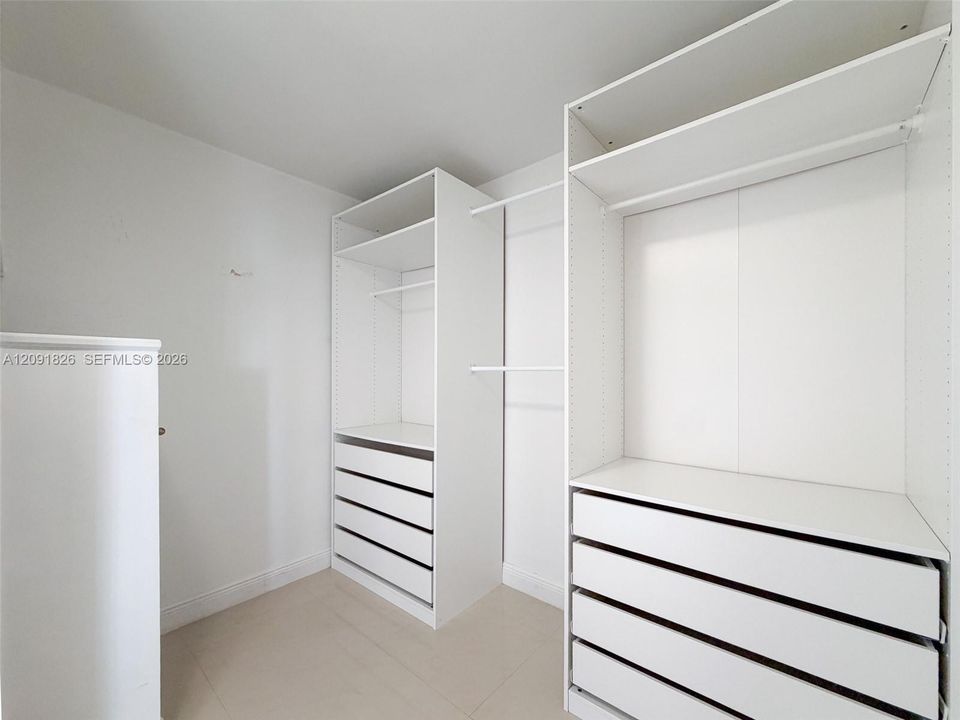 В аренду: $3,000 (1 спален, 1 ванн, 1125 Квадратных фут)