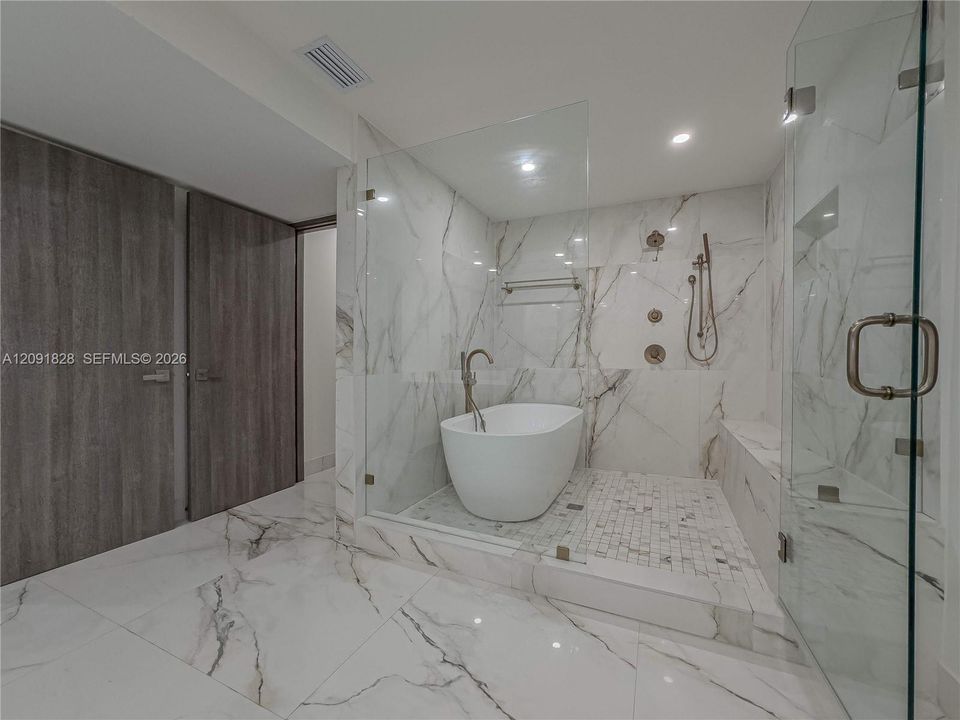 En Venta: $2,090,000 (5 camas, 4 baños, 3178 Pies cuadrados)