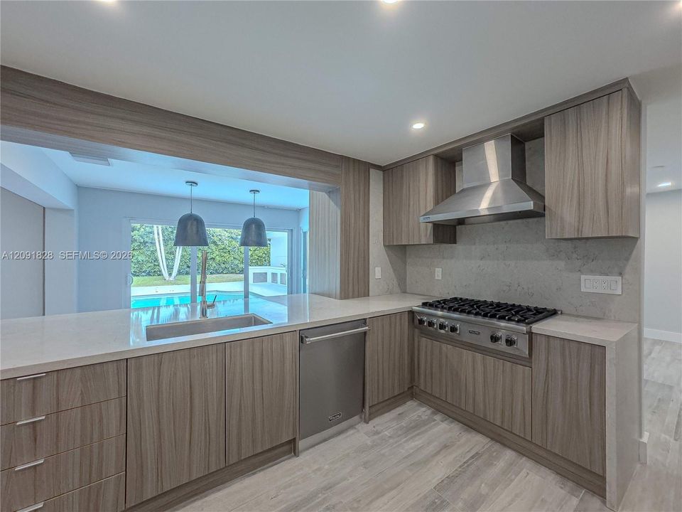 En Venta: $2,090,000 (5 camas, 4 baños, 3178 Pies cuadrados)
