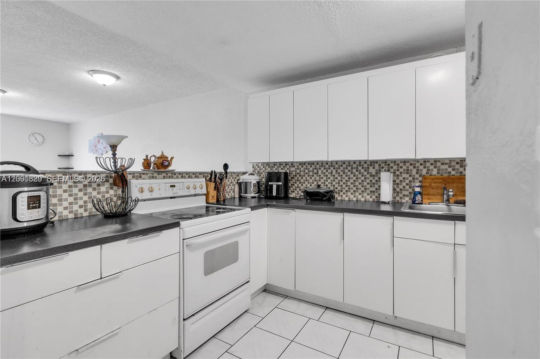 En Venta: $260,000 (2 camas, 2 baños, 960 Pies cuadrados)