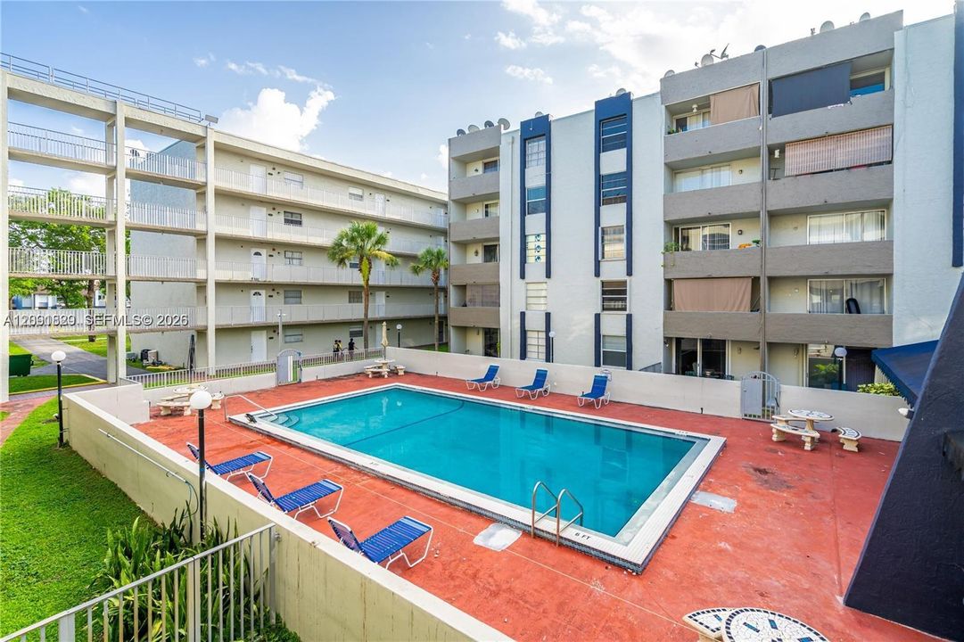 En Venta: $260,000 (2 camas, 2 baños, 960 Pies cuadrados)