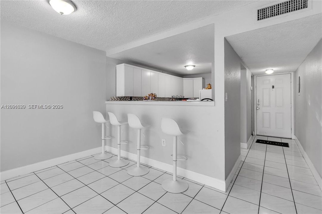 En Venta: $260,000 (2 camas, 2 baños, 960 Pies cuadrados)
