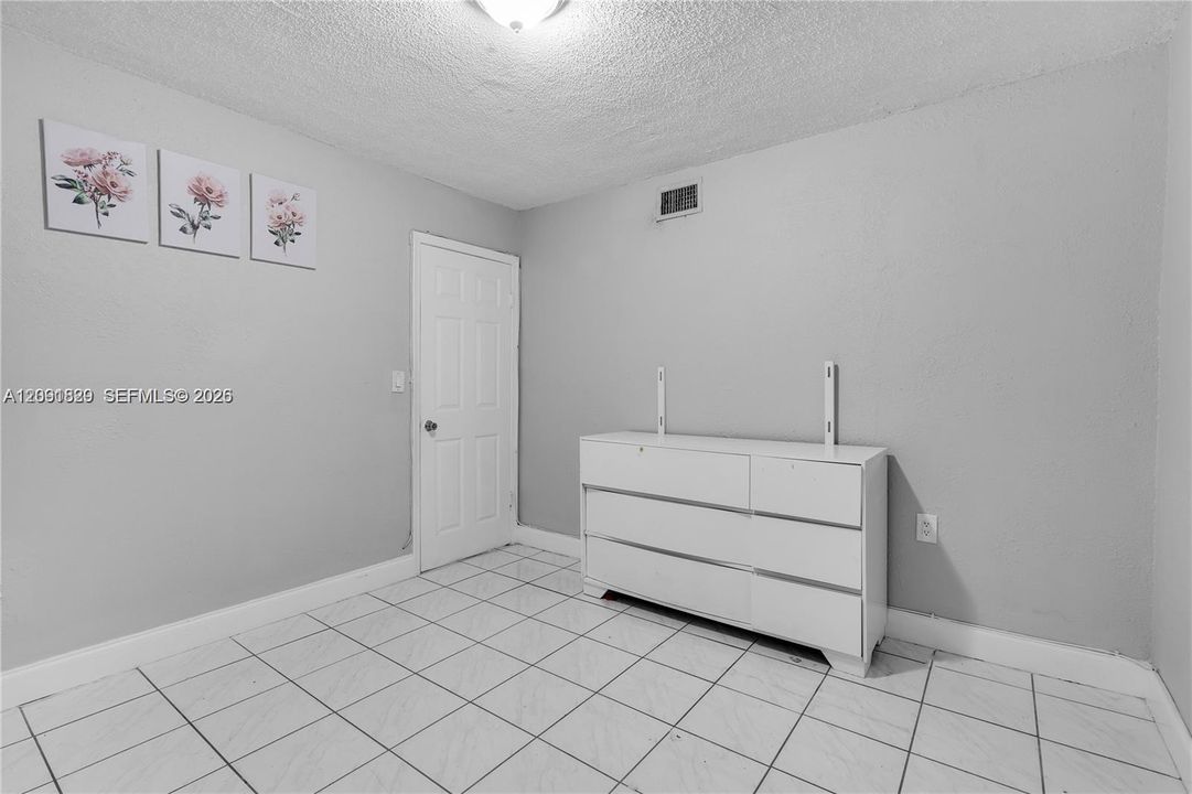 En Venta: $260,000 (2 camas, 2 baños, 960 Pies cuadrados)