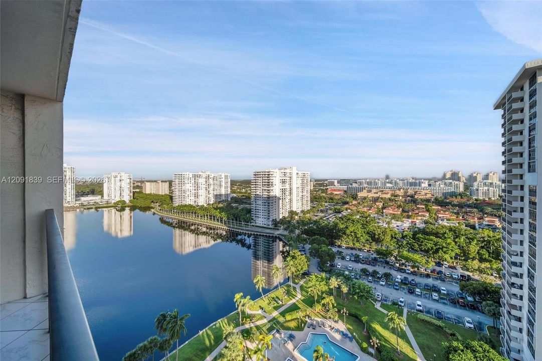 На продажу: $320,000 (1 спален, 1 ванн, 918 Квадратных фут)