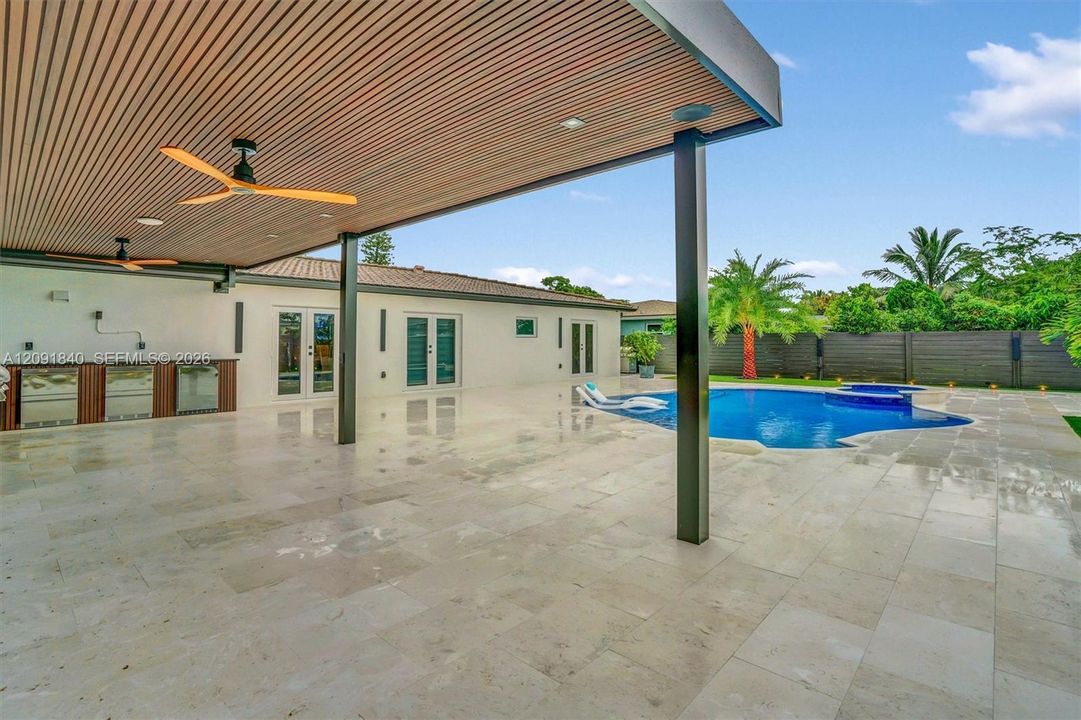 На продажу: $799,000 (3 спален, 2 ванн, 1356 Квадратных фут)