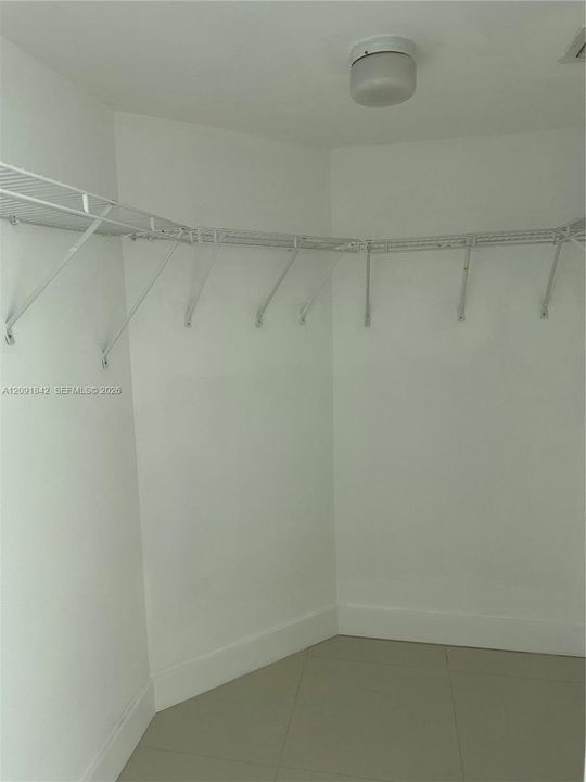 For Rent: $3,815 (2 beds, 2 baths, 930 Square Feet)
