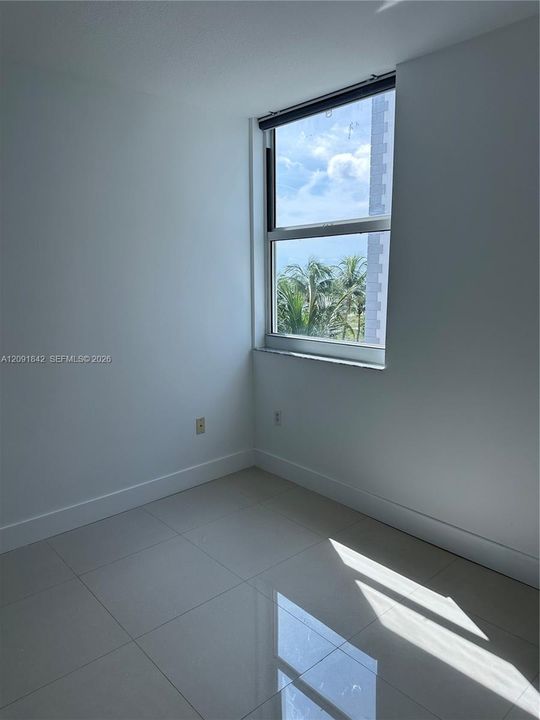 For Rent: $3,815 (2 beds, 2 baths, 930 Square Feet)