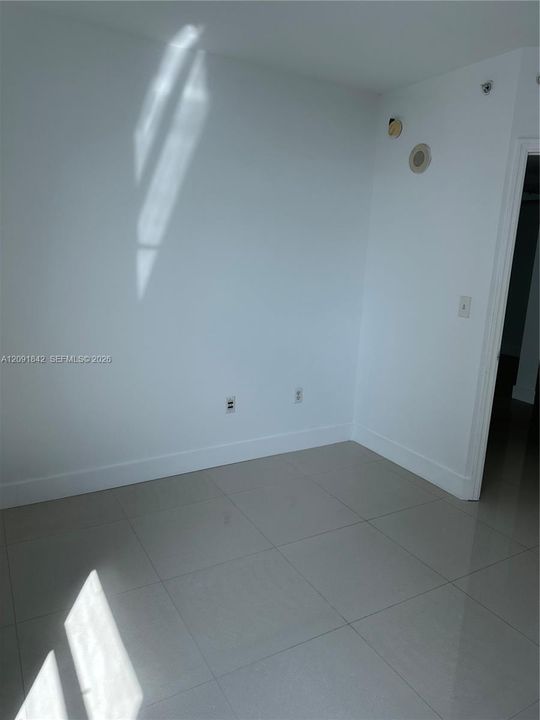 For Rent: $3,815 (2 beds, 2 baths, 930 Square Feet)