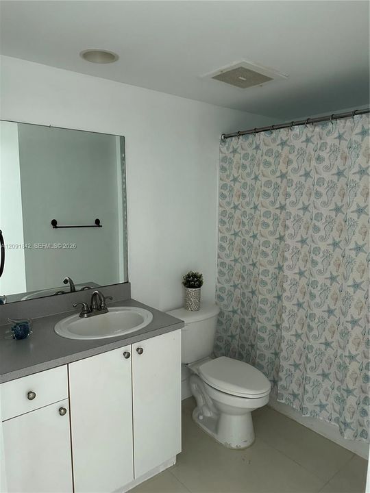 For Rent: $3,815 (2 beds, 2 baths, 930 Square Feet)