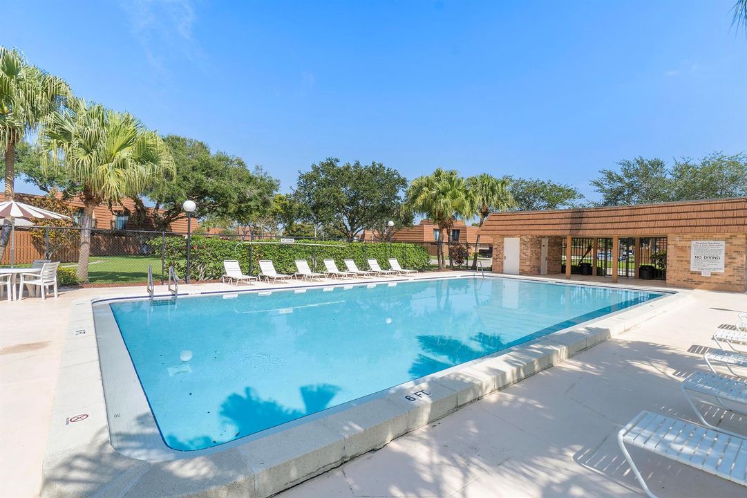 2596 Lakeview Court_019