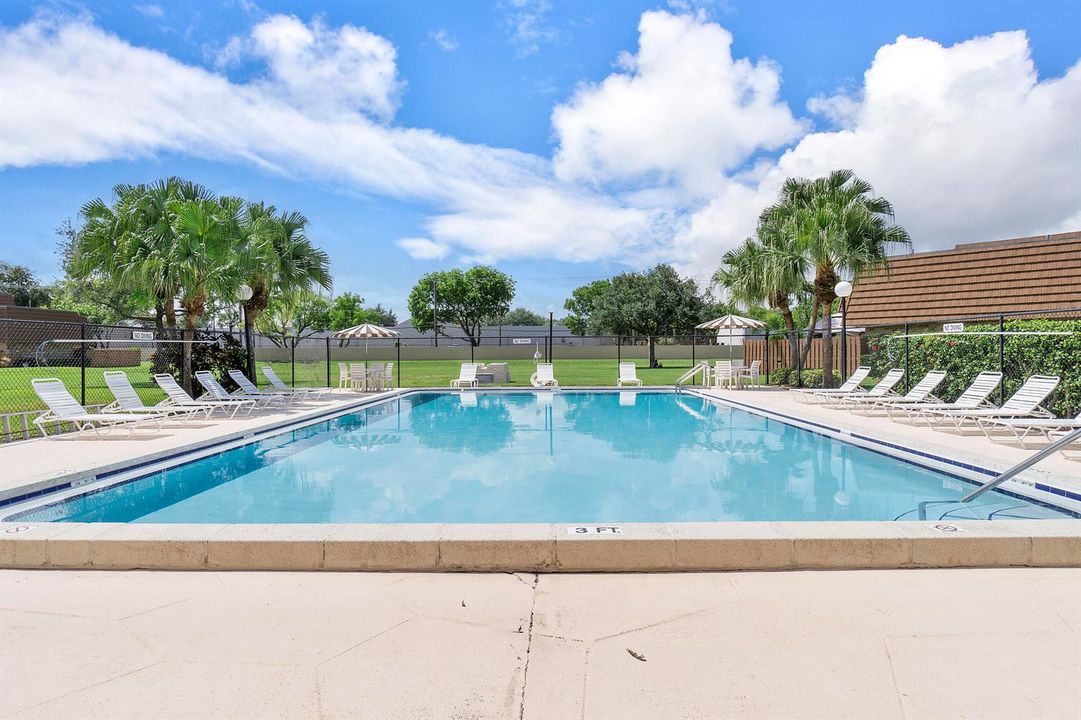 2596 Lakeview Court_054