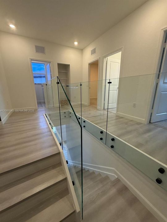 En Venta: $639,900 (5 camas, 3 baños, 2666 Pies cuadrados)