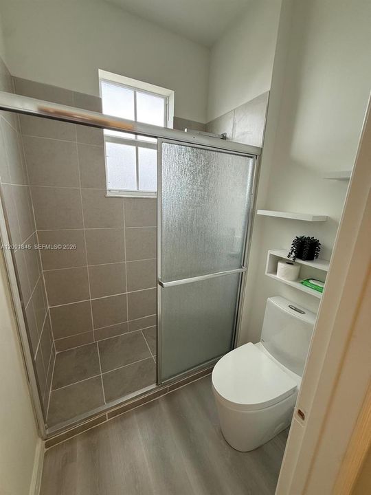 En Venta: $639,900 (5 camas, 3 baños, 2666 Pies cuadrados)