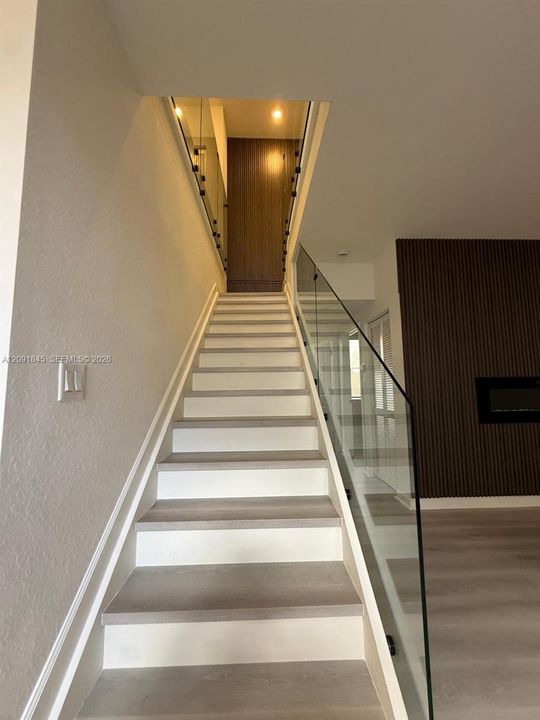 En Venta: $639,900 (5 camas, 3 baños, 2666 Pies cuadrados)