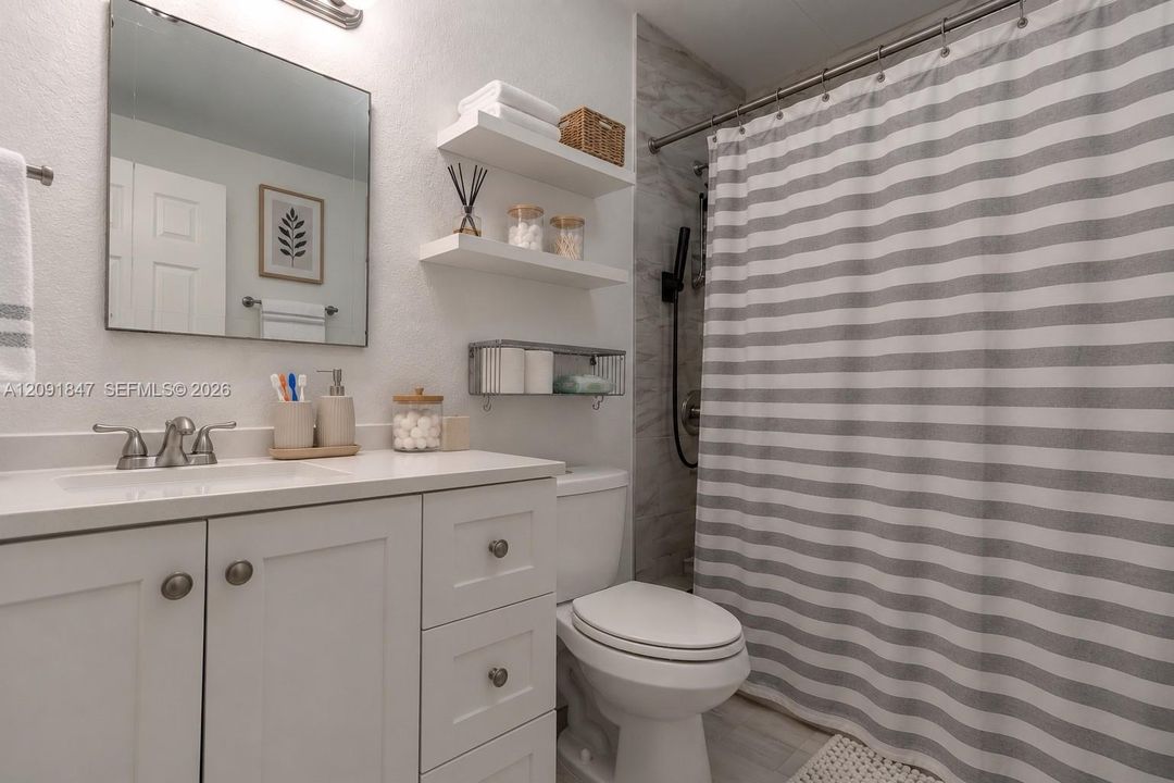 En Venta: $620,000 (4 camas, 2 baños, 1985 Pies cuadrados)