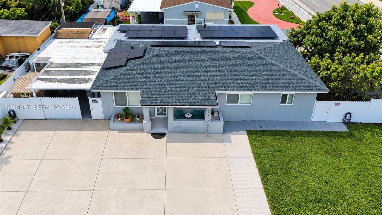 En Venta: $620,000 (4 camas, 2 baños, 1985 Pies cuadrados)