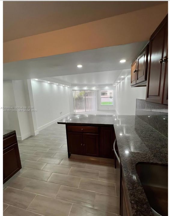 В аренду: $2,550 (2 спален, 2 ванн, 939 Квадратных фут)