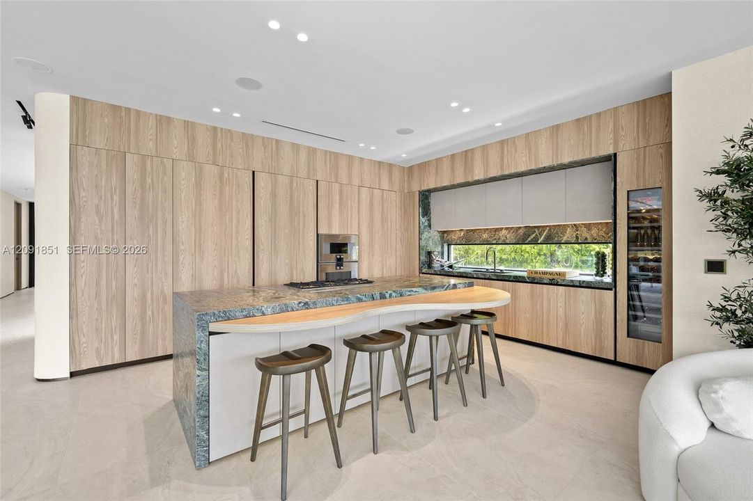 For Sale: $32,500,000 (6 beds, 6 baths, 5691 Square Feet)