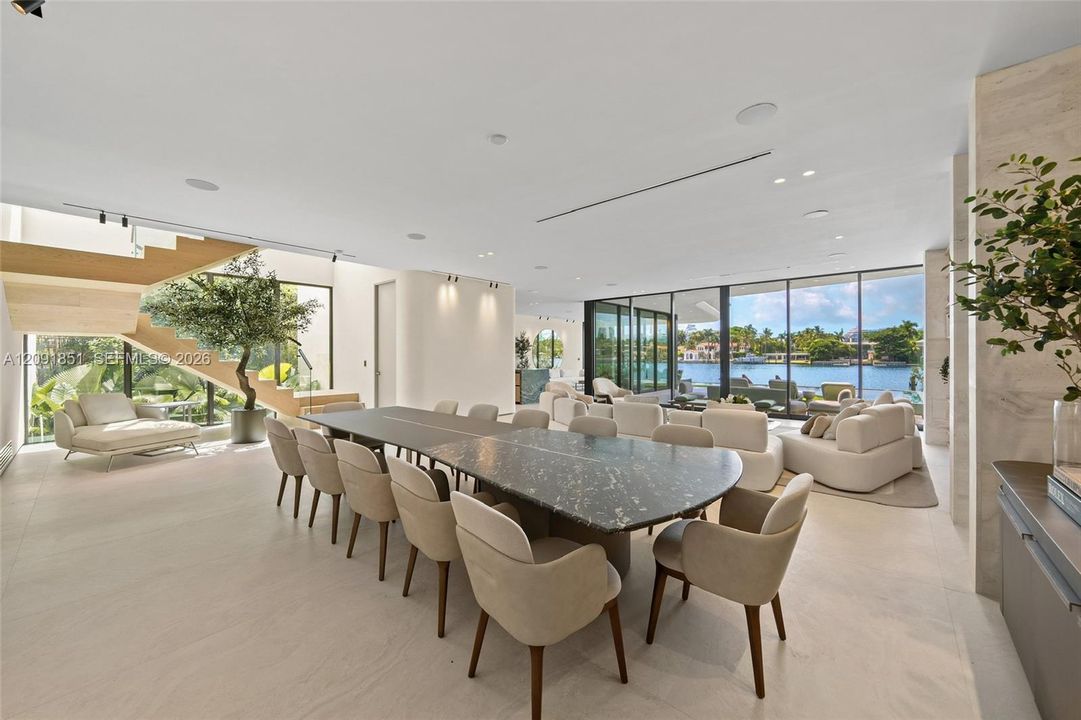 For Sale: $32,500,000 (6 beds, 6 baths, 5691 Square Feet)