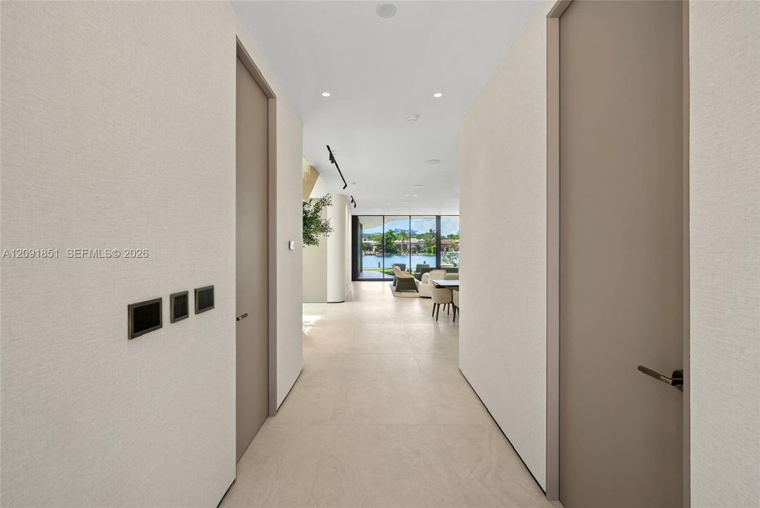 For Sale: $32,500,000 (6 beds, 6 baths, 5691 Square Feet)