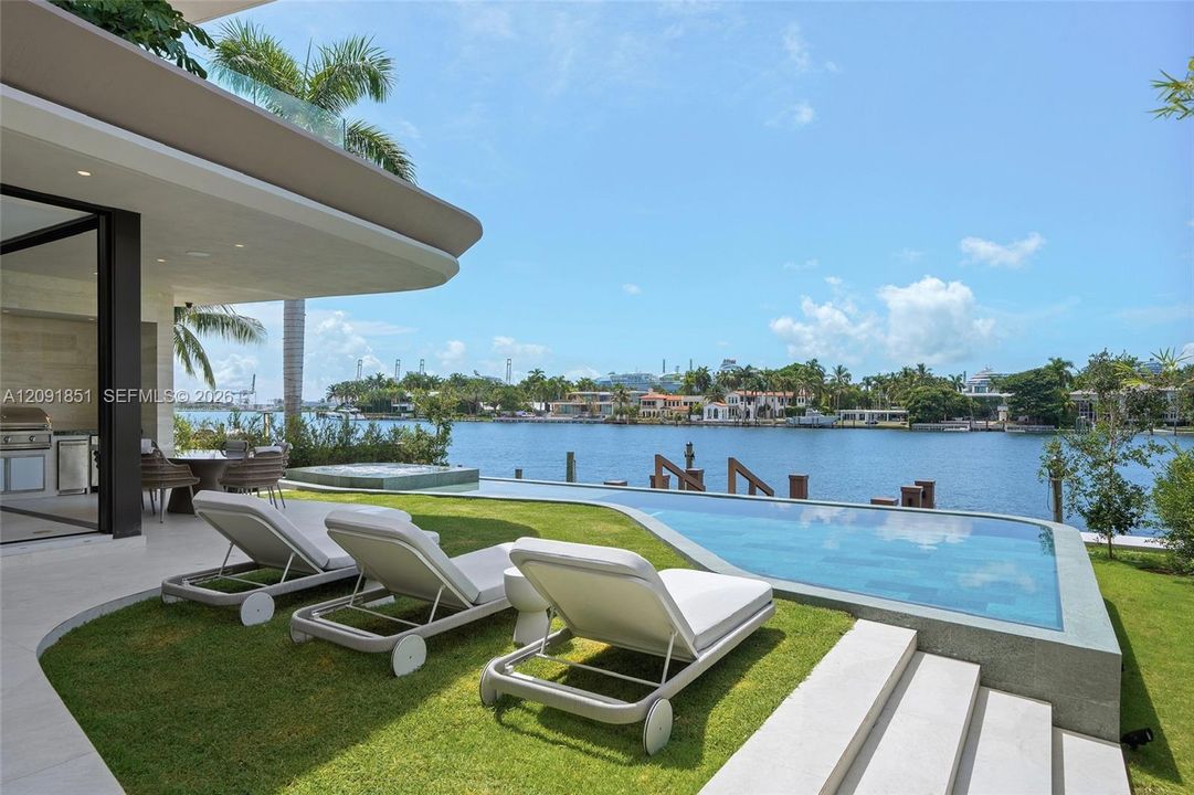 For Sale: $32,500,000 (6 beds, 6 baths, 5691 Square Feet)