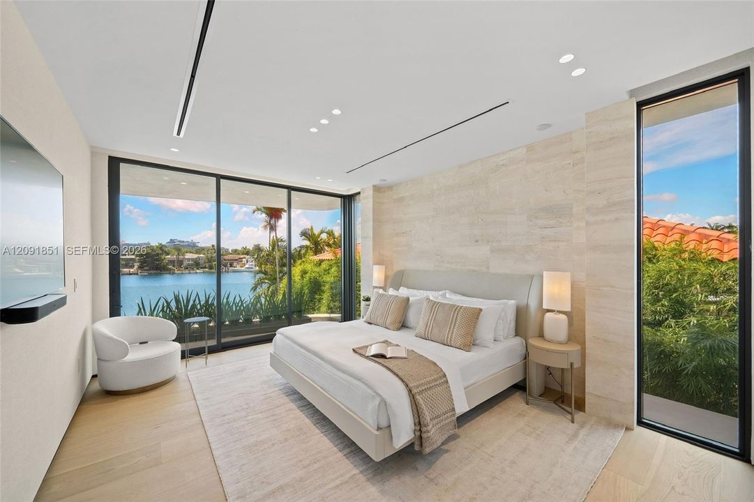 For Sale: $32,500,000 (6 beds, 6 baths, 5691 Square Feet)