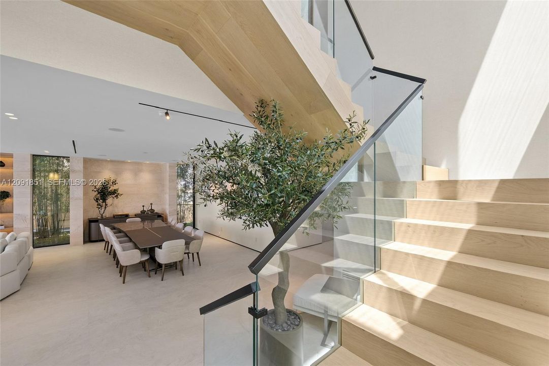 For Sale: $32,500,000 (6 beds, 6 baths, 5691 Square Feet)