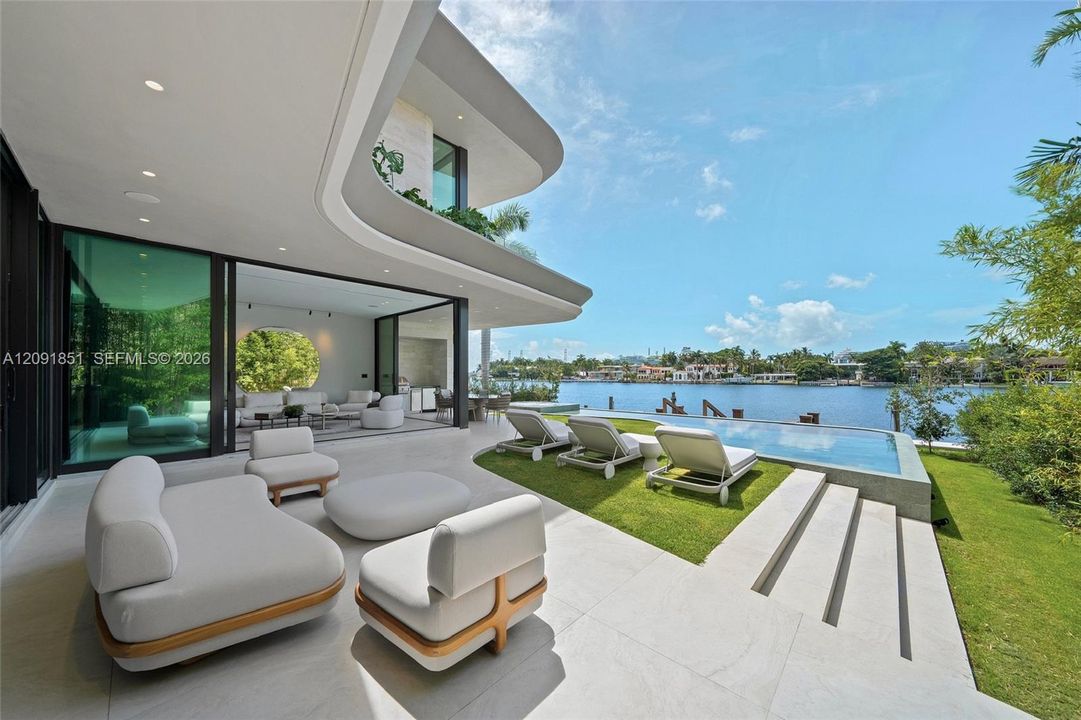 For Sale: $32,500,000 (6 beds, 6 baths, 5691 Square Feet)
