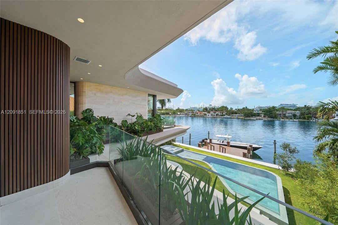 For Sale: $32,500,000 (6 beds, 6 baths, 5691 Square Feet)