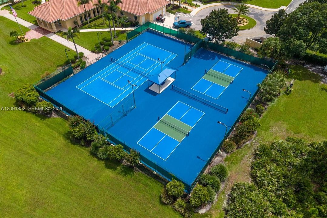 En Venta: $289,000 (2 camas, 2 baños, 1449 Pies cuadrados)