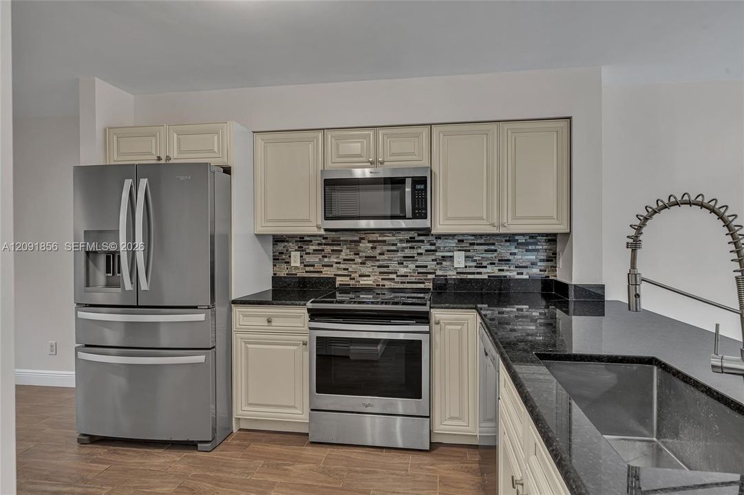 En Venta: $499,000 (3 camas, 2 baños, 1648 Pies cuadrados)