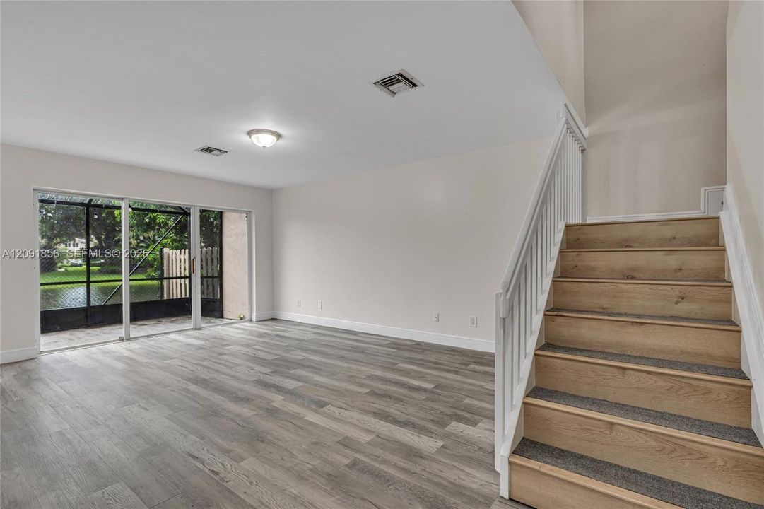 En Venta: $499,000 (3 camas, 2 baños, 1648 Pies cuadrados)