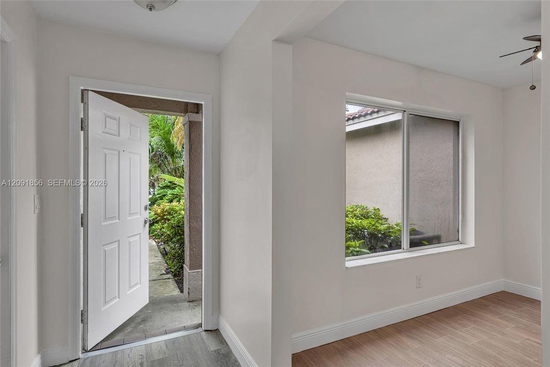 En Venta: $499,000 (3 camas, 2 baños, 1648 Pies cuadrados)