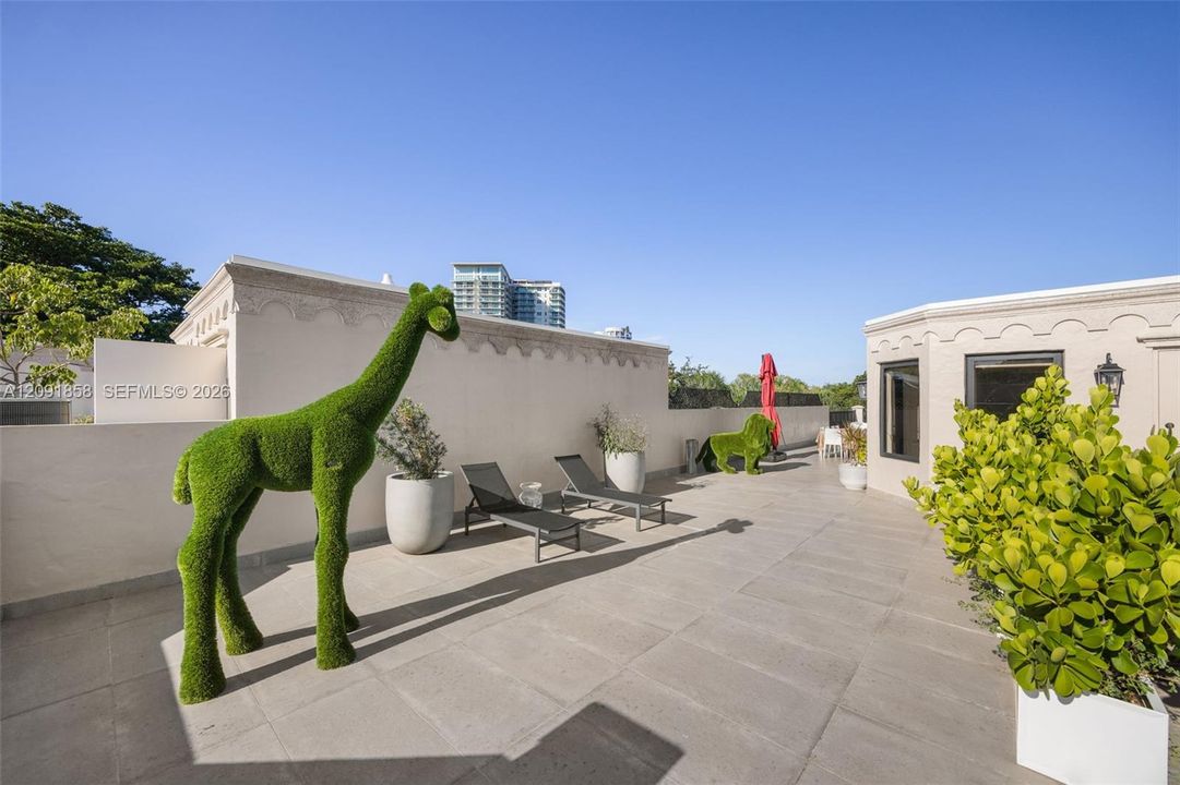 En Venta: $6,710,000 (4 camas, 4 baños, 6140 Pies cuadrados)