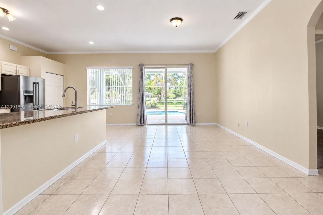 For Sale: $568,000 (4 beds, 3 baths, 2099 Square Feet)