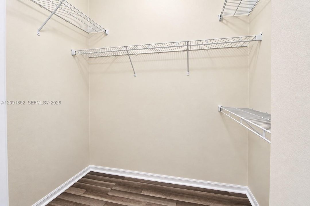 For Sale: $568,000 (4 beds, 3 baths, 2099 Square Feet)