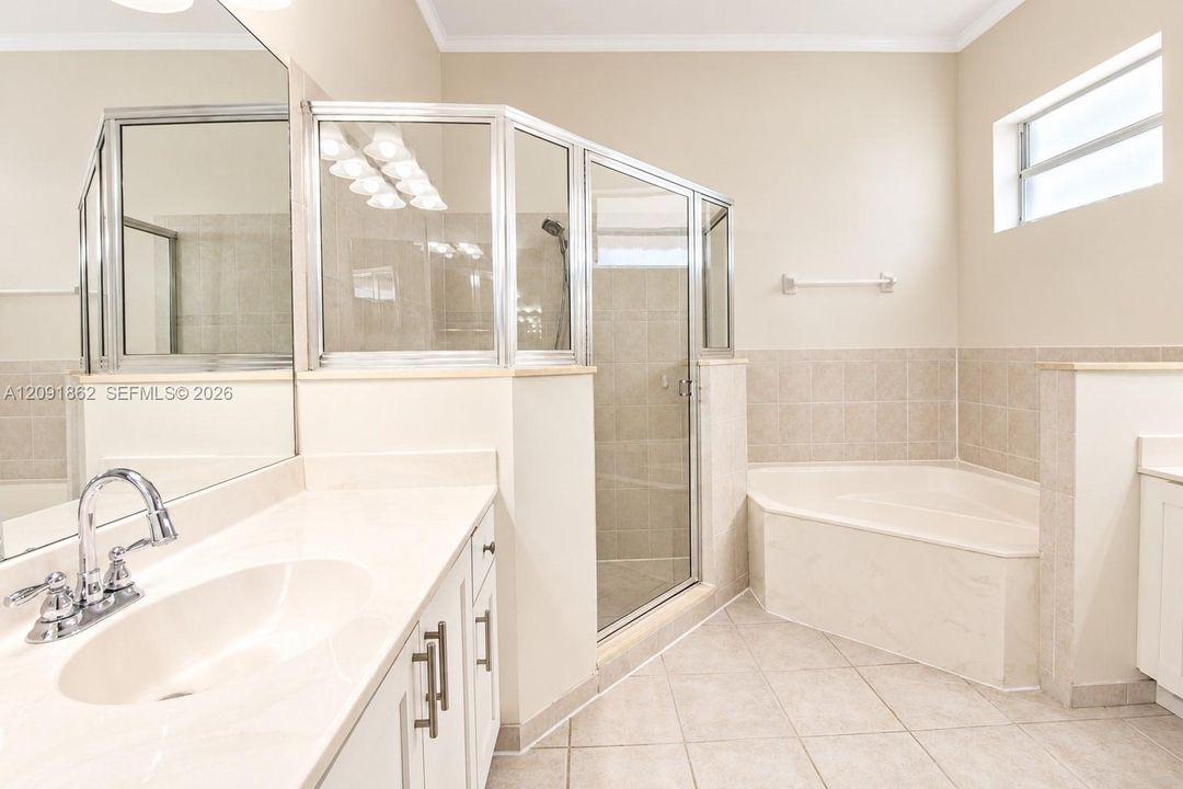 For Sale: $568,000 (4 beds, 3 baths, 2099 Square Feet)