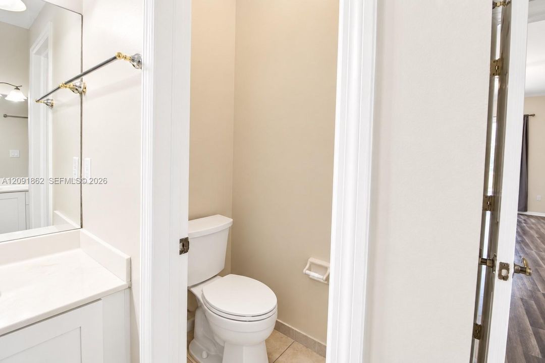 For Sale: $568,000 (4 beds, 3 baths, 2099 Square Feet)