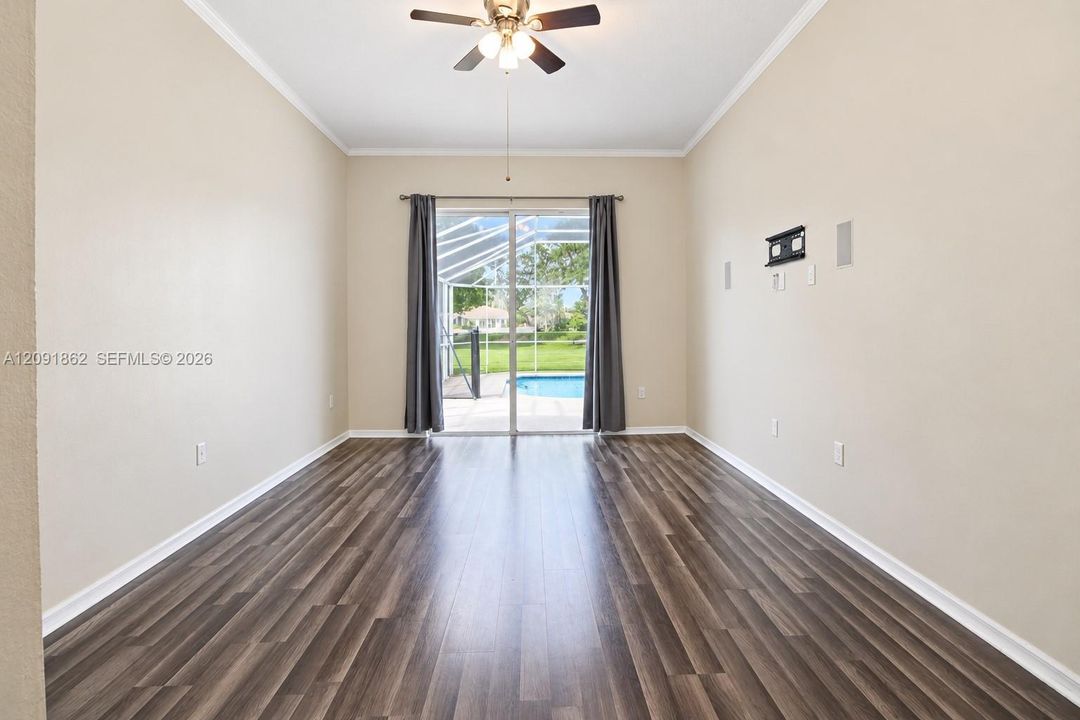 For Sale: $568,000 (4 beds, 3 baths, 2099 Square Feet)