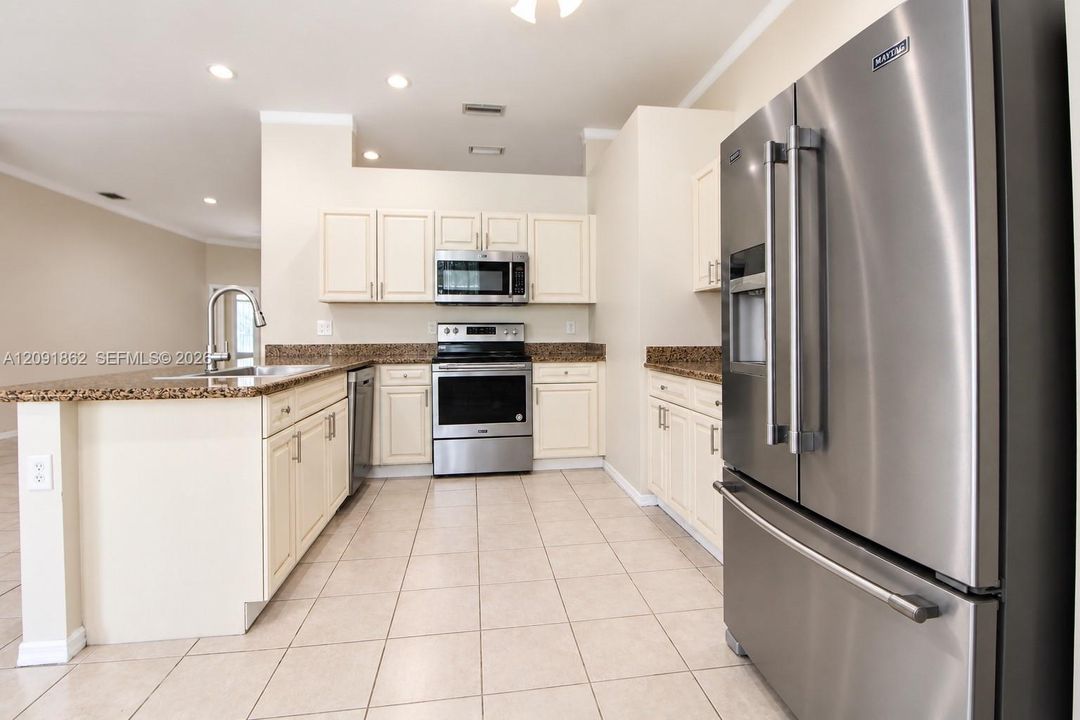 For Sale: $568,000 (4 beds, 3 baths, 2099 Square Feet)