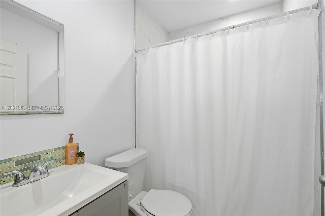 В аренду: $2,700 (2 спален, 1 ванн, 1664 Квадратных фут)