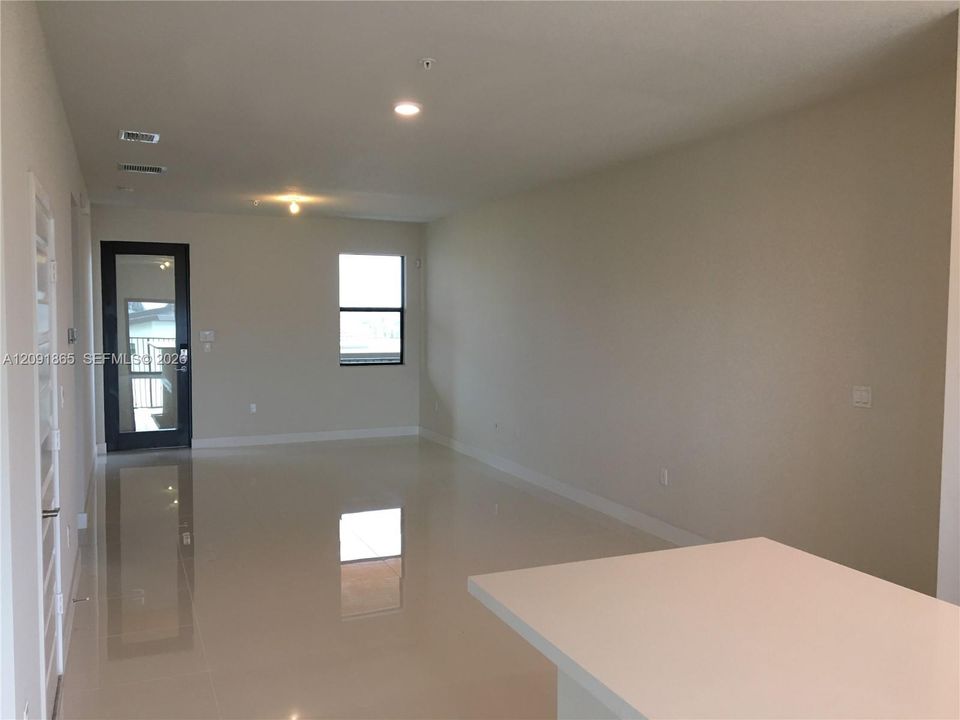 Living/Dinning area