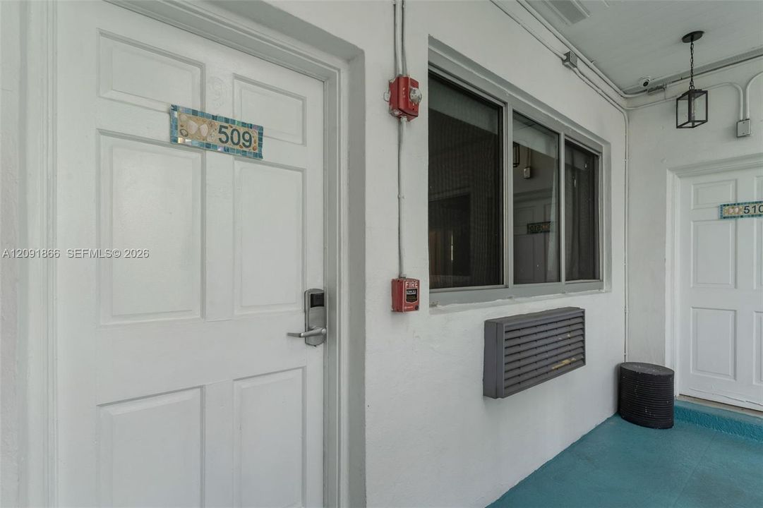 For Rent: $1,850 (1 beds, 1 baths, 10859 Square Feet)