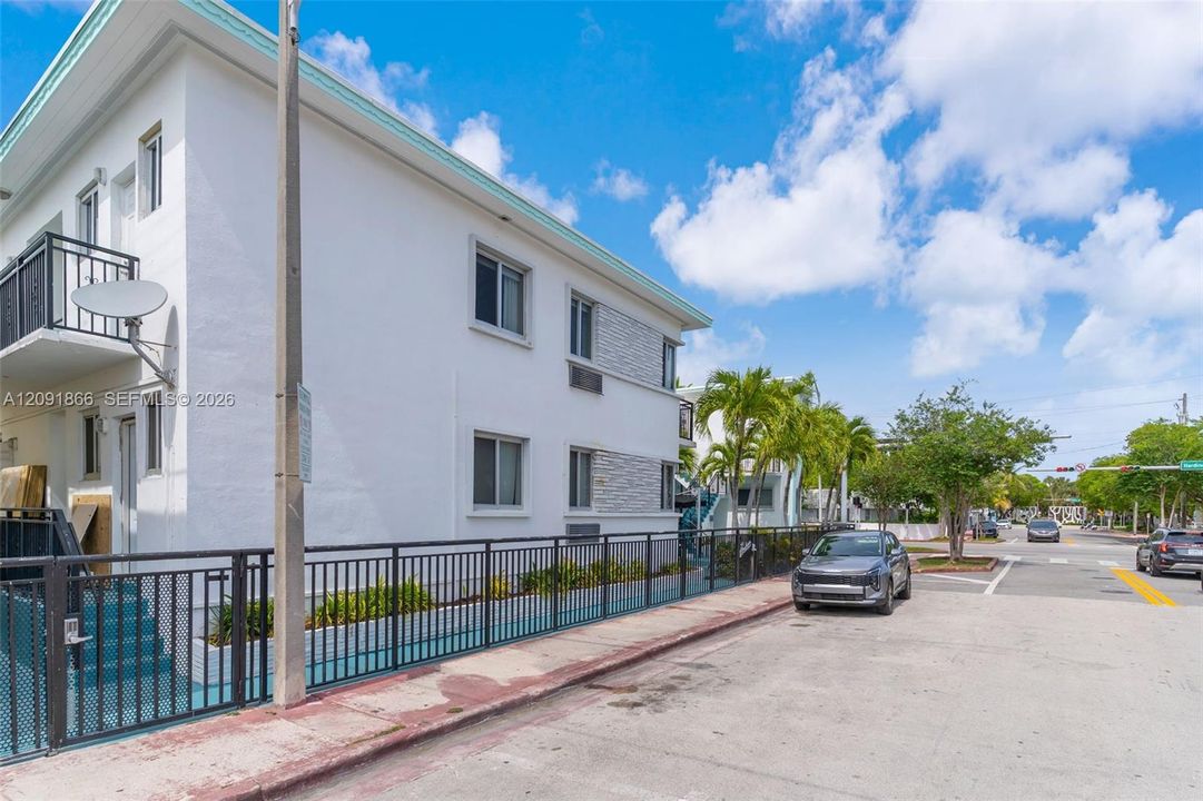 For Rent: $1,850 (1 beds, 1 baths, 10859 Square Feet)